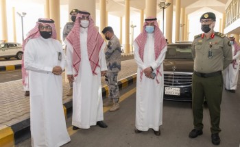 السفير السديري يطلع على سير العمل بمنفذ حالة عمار-المدورة الحدودي السفير السديري يطلع على سير العمل بمنفذ حالة عمار-المدورة الحدودي