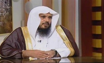 الخثلان يوضح حكم ارتداء الكمامة وتغطية الفم والأنف أثناء الصلاة بالمسجد