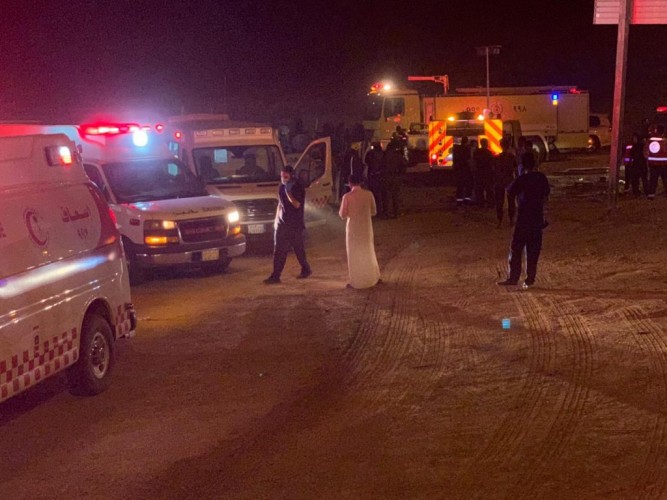 الهلال الأحمر يباشر حادث انقلاب ينتج عنه ١٥ أصابة على طريق الرياض – سدير