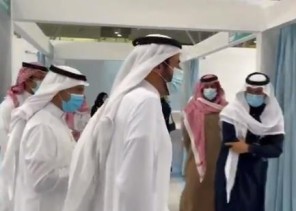 بالفيديو .. “وزير الصحة” في جولة تفقدية لـ”أحد مراكز” تلقي لقاح كورونا بالرياض بالفيديو .. “وزير الصحة” في جولة تفقدية لـ”أحد مراكز” تلقي لقاح كورونا بالرياض