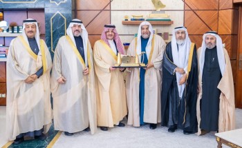 أمير الشرقية يستقبل رئيس مجلس إدارة جمعية الدعوة والإرشاد وتوعية الجاليات بالأحساء أمير الشرقية يستقبل رئيس مجلس إدارة جمعية الدعوة والإرشاد وتوعية الجاليات بالأحساء