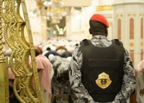 انتهاء مهلة مغادرة المعتمرين.. البقاء مخالفة والعقوبات تصل إلى 100 ألف ريال