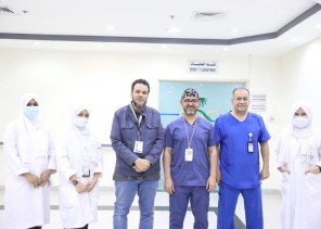 «بمنظار متقدم ودقة جراحية».. فريق طبي في مكة ينقذ مقيمًا يمنيًا من ورم مراري وحصوات متعددة «بمنظار متقدم ودقة جراحية».. فريق طبي في مكة ينقذ مقيمًا يمنيًا من ورم مراري وحصوات متعددة