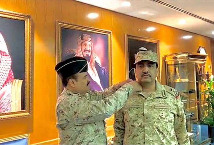 الناهض يُقلّد محمد الدوسري رتبته الجديدة…