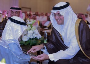 سمو محافظ الأحساء يرعى حفل مجمع حلقات عبدالعزيز بن سليمان العفالق للقرآن الكريم سمو محافظ الأحساء يرعى حفل مجمع حلقات عبدالعزيز بن سليمان العفالق للقرآن الكريم