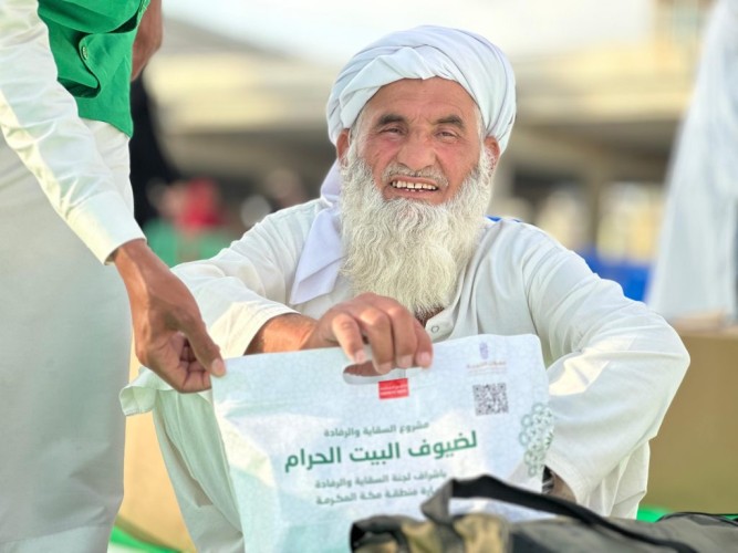 العون بالطائف تفطّر أكثر من 94000 صائم بالمسجد الحرام