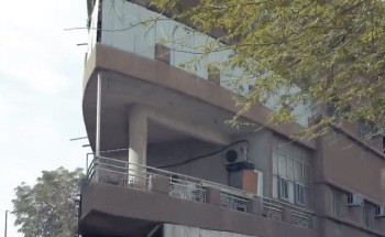 تعرف على “عمارة الباخرة” ذات الطراز الغريب التي بنيت في الستينات بالرياض (فيديو) تعرف على “عمارة الباخرة” ذات الطراز الغريب التي بنيت في الستينات بالرياض (فيديو)