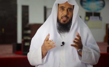 ما حكم كفالة اللقيط عند اختيار كفالة الأطفال من دور الرعاية.. وهل هي مساوية لكفالة اليتيم؟ .. الخثلان يجيب! – فيديو