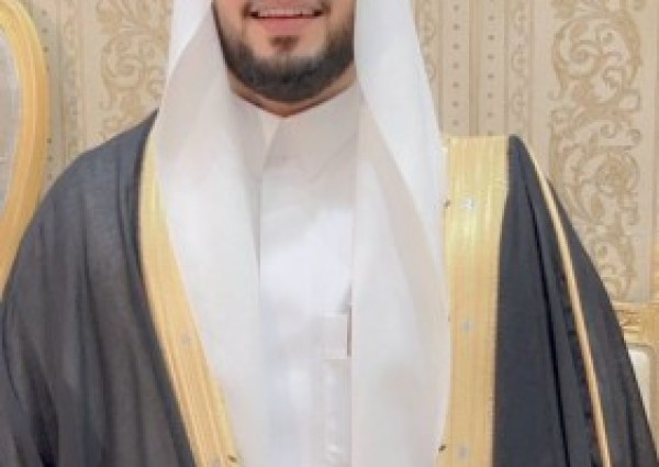وسط كرنفال شعري قدمه عمالقة شعراء المحاورة البارزين .. “مفلح بن مرضي الرشيدي” يحتفل بزواج نجله “مشهور” في قصر المعالي كبيتال بـ”حائل”