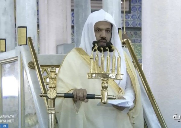 فيديو | خطيب المسجد النبوي أحمد الحذيفي: الأمطار نعمة عظيمة وروح تبعث الحياة في كل شيء