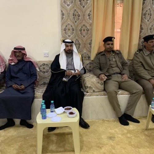 نيابة عن سمو أمير حائل ونائبه .. محافظ “الحائط” يعزي أسر وفيات الحادث المروري