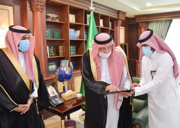 سمو أمير منطقة جازان يدشن الملف الالكتروني الموحد وتوسعة المرحلة الثانية لقسم الادمان ويكرم المميزين.. سمو أمير منطقة جازان يدشن الملف الالكتروني الموحد وتوسعة المرحلة الثانية لقسم الادمان ويكرم المميزين..