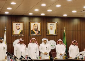 بلدية رجال ألمع تقيم حفل معايدة لمنسوبيها