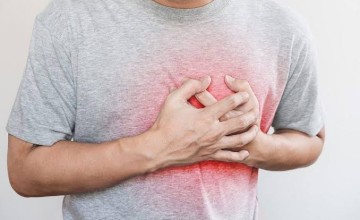 خالد النمر يحدد 8 عوامل يساهم خفضها في تقليل احتمالات الجلطات القلبية