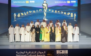 برعاية ولي العهد.. وزير الثقافة يكرّم الفائزين في الدورة الخامسة من «الجوائز الثقافية الوطنية» ويمنح الفنان محمد عبده جائزة شخصية العام الثقافية برعاية ولي العهد.. وزير الثقافة يكرّم الفائزين في الدورة الخامسة من «الجوائز الثقافية الوطنية» ويمنح الفنان محمد عبده جائزة شخصية العام الثقافية