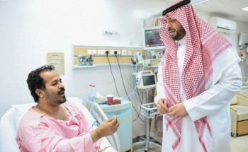 “أمير الحدود الشمالية” يزور المرضى المنوّمين بمستشفى عرعر المركزي