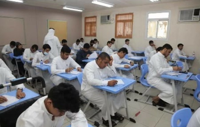 «التعليم» تحسم الجدل.. منع إسناد لغتي والرياضيات والعلوم لغير المتخصصين