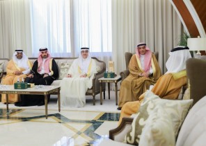 سمو أمير المنطقة الشرقية يستقبل الرئيس التنفيذي لشركة “سابك” سمو أمير المنطقة الشرقية يستقبل الرئيس التنفيذي لشركة “سابك”