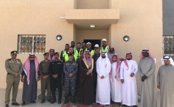 محافظ العلا يسلم الدفعة الأولى من الفلل الجاهزة لمشروع إسكان محافظ العلا يسلم الدفعة الأولى من الفلل الجاهزة لمشروع إسكان