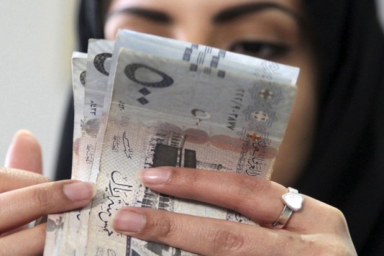 حساب المواطن يرد على مواطنة راتبها 3 آلاف ريال ولا تتلقى الدعم