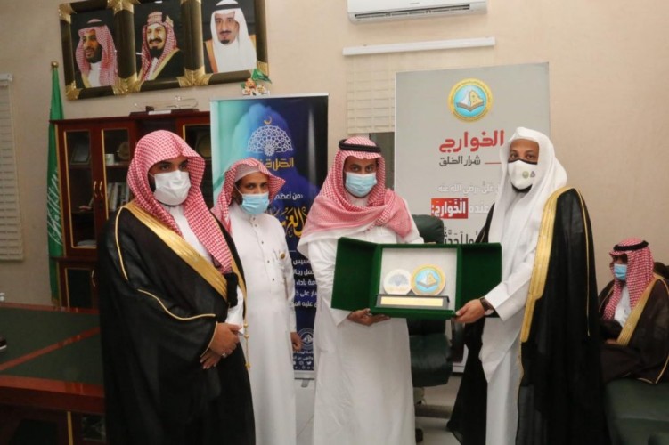 محافظ ” العرضيات ” يفعّل حملة الخوارج شرار الخلق بحضور مدير عام فرع الرئاسة العامة لهيئة الأمر بالمعروف والنهي عن المنكر بمكة