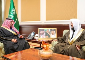 نائب أمير تبوك يستقبل مدير فرع الرئاسة العامة للبحوث العلمية والإفتاء بالمنطقة نائب أمير تبوك يستقبل مدير فرع الرئاسة العامة للبحوث العلمية والإفتاء بالمنطقة