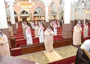 سمو نائب أمير جازان يؤدي صلاة الاستسقاء بجامع خادم الحرمين الشريفين .. سمو نائب أمير جازان يؤدي صلاة الاستسقاء بجامع خادم الحرمين الشريفين ..