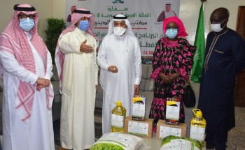 وزارة الشؤون الإسلامية تدشن برنامج خادم الحرمين لتفطير الصائمين بالسنغال