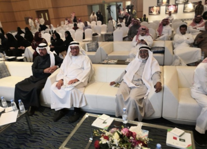 العارف والرفاعي والحسيني فرسان الشعر في أمسية من العيار الثقيل على مسرح تعليم العلا