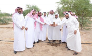 أصدقاء المجلس البلدي يشاركون تشجير منتزة الأحساء الوطني