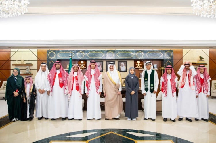 أمير الشرقية يستقبل عدد من طلاب وطالبات التعليم بمناسبة حصولهم على جوائز في المهارات الثقافية