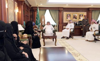 سمو أمير جازان وسمو نائبه يستقبلان وكيل إمارة المنطقة وعدداً من منسوبات الإمارة المعينات سمو أمير جازان وسمو نائبه يستقبلان وكيل إمارة المنطقة وعدداً من منسوبات الإمارة المعينات