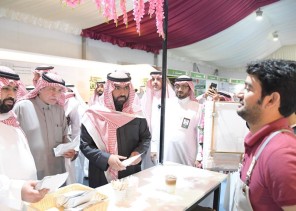 سمو نائب أمير جازان وسمو وزير الثقافة ووزير التجارة يزورون مهرجان البن السابع.. سمو نائب أمير جازان وسمو وزير الثقافة ووزير التجارة يزورون مهرجان البن السابع..