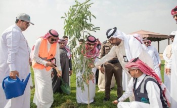تزامناً مع إطلاق وزارة الشؤون البلدية المبادرة .. محافظ الطوال يرعى مبادرة “السعودية الخضراء”