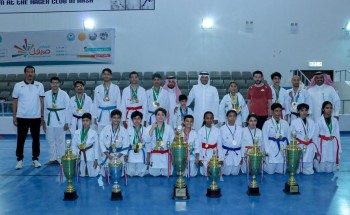 سمو محافظ الأحساء يزور مقر نادي هجر وينوه بالدعم السخي الذي تحظى به الرياضة والرياضيون من القيادة الحكيمة