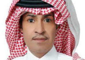 وطن عانق النجوم، وتحدى الخصوم … بعلو الهمم صعد القمم وطن عانق النجوم، وتحدى الخصوم … بعلو الهمم صعد القمم