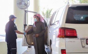 بالفيديو: أول تعليق من مدير منفذ سلوى بعد استقبال العابرين في الاتجاهين بالفيديو: أول تعليق من مدير منفذ سلوى بعد استقبال العابرين في الاتجاهين