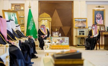 أمير نجران يعبر عن أسفه لتوفر وظائف شاغرة بالمنطقة دون شغلها أمير نجران يعبر عن أسفه لتوفر وظائف شاغرة بالمنطقة دون شغلها