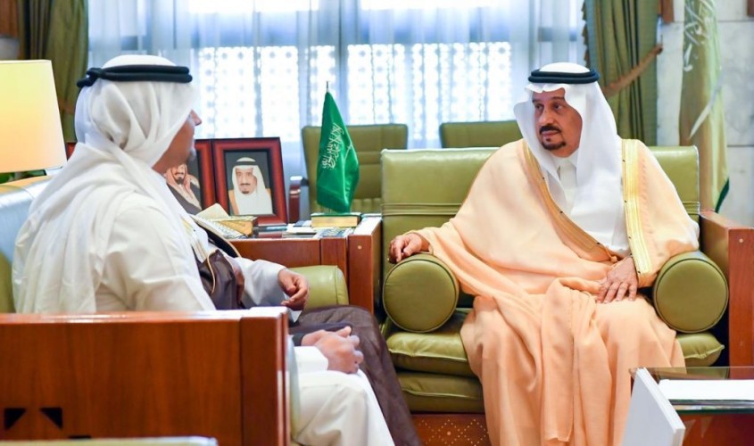 سمو أمير منطقة الرياض يستقبل أمين عام مركز الإدارة المحلية