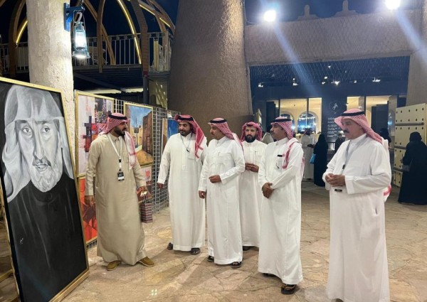 مدير عام فرع وزارة الموارد البشرية والتنمية الاجتماعية بحائل يزور فعالية «بيت حائل» مدير عام فرع وزارة الموارد البشرية والتنمية الاجتماعية بحائل يزور فعالية «بيت حائل»