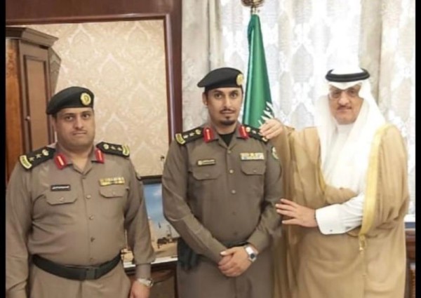 محافظ شقراء يقلد مدير مرور شقراء رتبته الجديدة