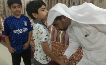 طلاب ابتدائية الفضل بن العباس بالهفوف يعزون معلمهم الضاعن في وفاة والدته طلاب ابتدائية الفضل بن العباس بالهفوف يعزون معلمهم الضاعن في وفاة والدته