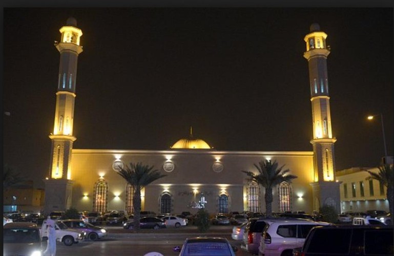 هكذا علق عدد من العلماء والمشايخ على قرار إيقاف صلاة الجمعة والجماعة في المساجد مؤقتاً – فيديو