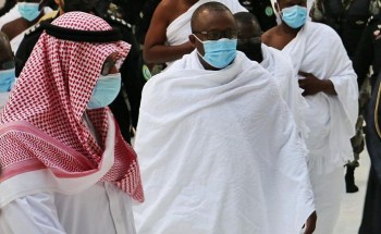 رئيس جمهورية غينيا بيساو يؤدي مناسك العمرة رئيس جمهورية غينيا بيساو يؤدي مناسك العمرة