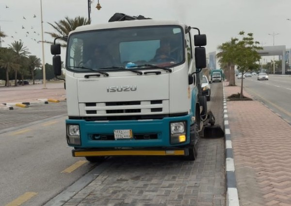 أمانة الشرقية تنفذ ٧٤ جولة ميدانية وترفع أكثر من 6700 طن أنقاض ونفايات من وسط الدمام خلال أسبوع