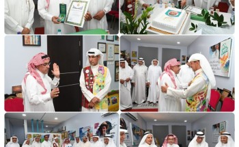 الفنان التشكيلي عبدالعظيم الضامن يحتفي بالأحمد في مرسم المحبة والسلام الفنان التشكيلي عبدالعظيم الضامن يحتفي بالأحمد في مرسم المحبة والسلام