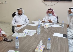 اللواء ركن متقاعد  كاملي والأستاذيْنِ المتقاعديْنِ هاشم و شامي يزورون جمعية المتقاعدين بجازان