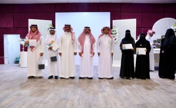 مدير “تعليم الجوف” يكرم الطلبة المتميزين في البرامج والأنشطة