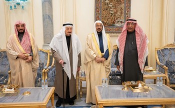 وزير الشؤون الإسلامية يزور رئيس مجلس الأهالي بمدينة بريدة وزير الشؤون الإسلامية يزور رئيس مجلس الأهالي بمدينة بريدة