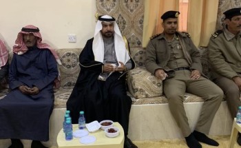 نيابة عن سمو أمير حائل ونائبه .. محافظ “الحائط” يعزي أسر وفيات الحادث المروري